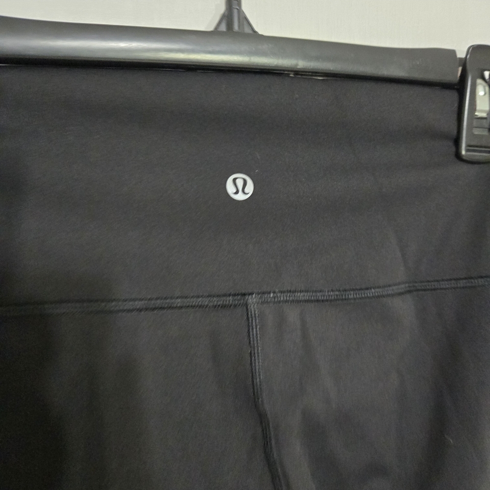 Lululemon Athletica Black Leggings with Tapered Design‎ - Picture 3 of 6